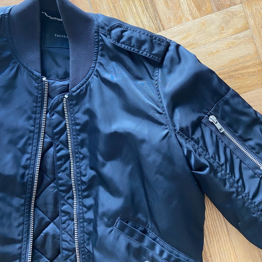 Black Aritzia bomber jacket size M